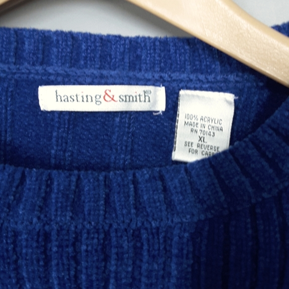 Ladies Sweater by Hasting & Smith - Picture 3 of 3